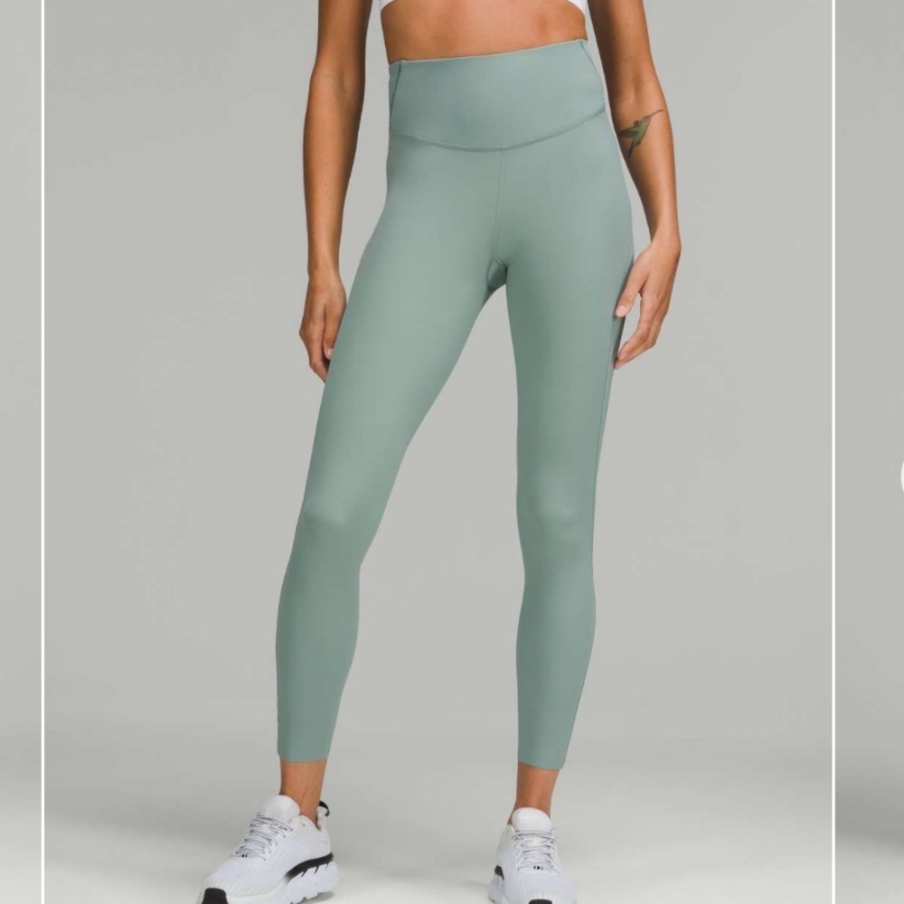 Lululemon Base Pace High Rise Tight in Misty Glade Size 2